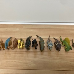 ティラノサウルス・アンキロサウルス他恐竜フィギュアの画像