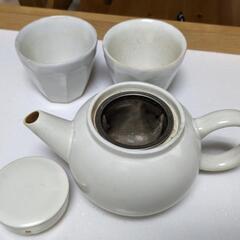 【無料】ティーポットとカップ2つのセット スタジオエム