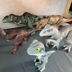 アニア　恐竜　フィギュア