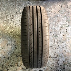ピレリ 215/45R18 93W 1本　②の画像
