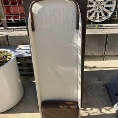 狭い玄関にも！マグネット式　傘立ての画像
