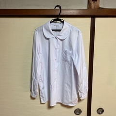 スクールブラウス