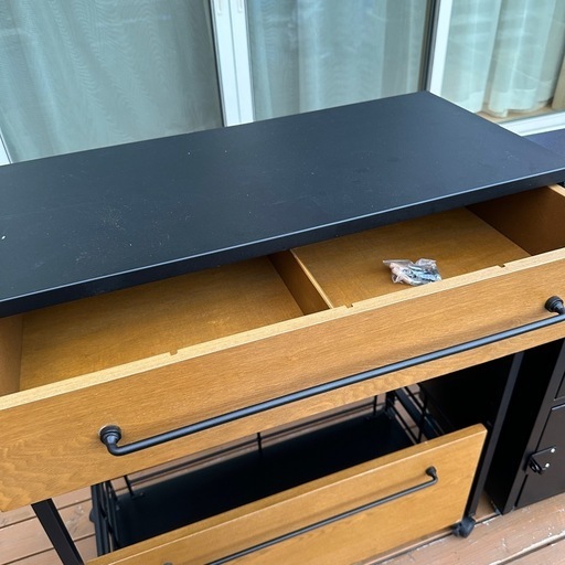 スチールチェストブラック（新品25,000円）LOWYAキッチンワゴン（新品24,000円）まとめ！