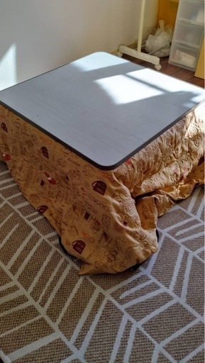 美品　 コタツ
