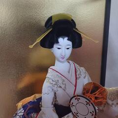 ケース入り日本人形