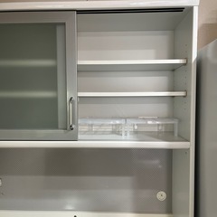 定価10万円前後　使用期間約3年　ユーアイ　食器棚の画像