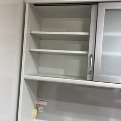 定価10万円前後　使用期間約3年　ユーアイ　食器棚の画像