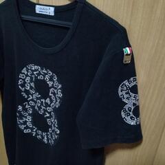 おしゃれで個性的なTシャツ　の画像