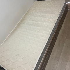 グラッドヘッドレス収納付き