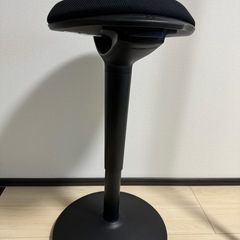 スタンディングデスク用チェア（昇降付き）の画像