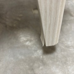 ホワイトローテーブルの画像