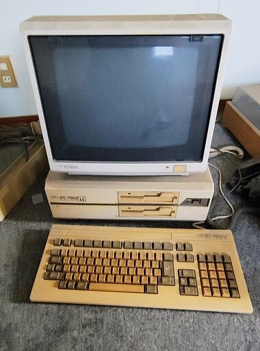 NEC9801　本体、モニター、キーボード付き♪