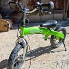 【未就学児向け】足こぎ自転車　ペダル無し