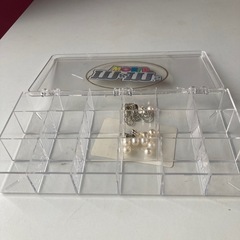 M&M's World New York 18 スロットプラスチック容器の画像