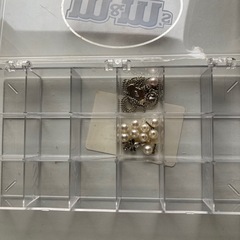 M&M's World New York 18 スロットプラスチック容器の画像