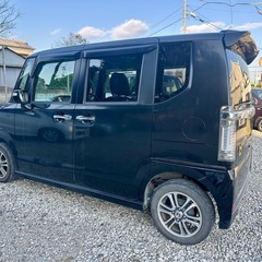 ホンダNBOX カスタム平成26年車　77,244km  車検　7年／4月の画像