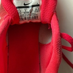 Nikeレディース用ランニングシューズの画像