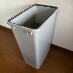 ★ゴミ箱「美品」の画像