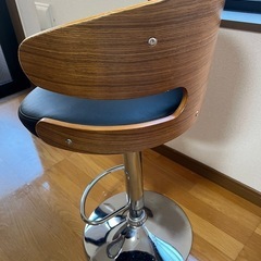 引き渡し場所変更しました！カウンターチェアー二脚セットの画像