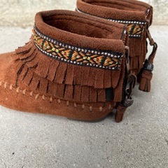 アンパサンド ミネトンカ風ブーツ 14㎝の画像