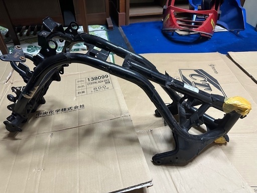 Kawasaki  GPz900R A11 フレーム