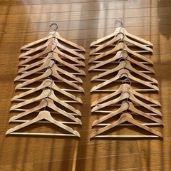【美品】木製ハンガー 20本 生活雑貨 洗濯用品 ハンガー