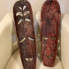 ケニア　マサイ族　手彫りの盾の画像