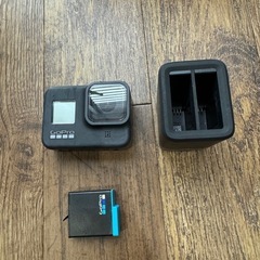 【
決まりました】GoPro8 中古品　バッテリー1つ,充電器のおまけつき 