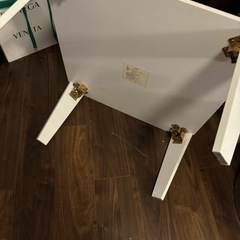 折りたたみテーブルの画像
