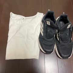 お取引決定　　adidas 靴と白シャツ　