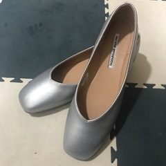 新品　　　シルバーローパンプス
