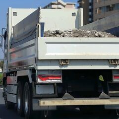 🎉オープニングスタッフ大募集🎉即日勤務⭕️16時終業😄コミュ力不要🕶️対面なしでストレスゼロ❗️重労働なし😀年齢・性別関係なく誰でも歓迎👐土木現場ドライバー🚚の画像