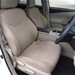 ☆ご成約☆　中古車販売 カーメル小田原店　平成27年　トヨタ プリウスα☆　52000kmの画像