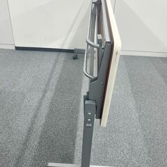 オフィスでも利用できる折りたたみテーブル（最大個数30台）の画像