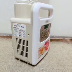 🍎アイリスオーヤマ ふとん乾燥機 カラリエ ツインノズル KFK-W1-WPの画像