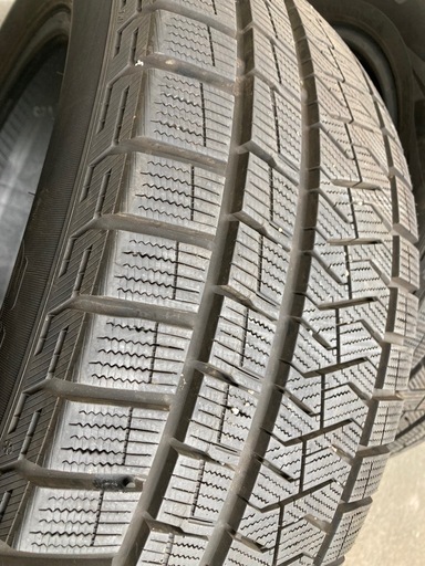スタッドレスタイヤ　235/55/R19
