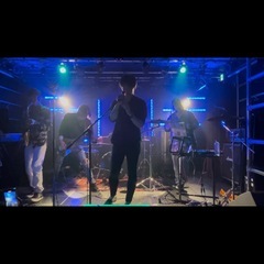 ライブハウスで初心者バンド演奏🎵