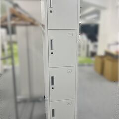 4段キャビネ（鍵付き）