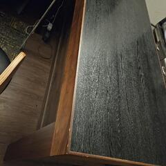 カウンターテーブル　木目調の画像