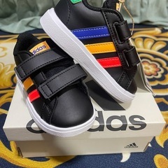 新品未使用adidas12センチ