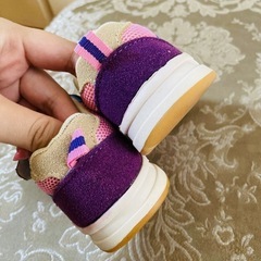 美品！ベビーシューズ　14cm スニーカー　スター　星　ピンク　紫　の画像