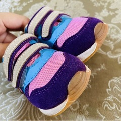 美品！ベビーシューズ　14cm スニーカー　スター　星　ピンク　紫　の画像
