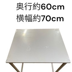 【87】ほぼ新品！シンプルデザインのテーブル 約70cm