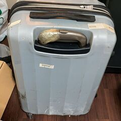 スーツケース(銀色)の画像