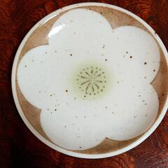 和食器有名ブランド　たち吉の梅花柄小皿4枚セットの画像