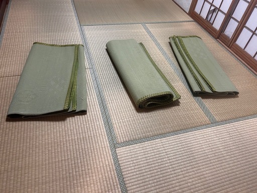 ゴザ 3つ