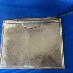 Swingle 大きなゴールドのクラッチバッグ