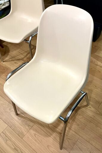 イタリア製スタッキングチェア　modelena　2脚セット　取りにこられる方のみ