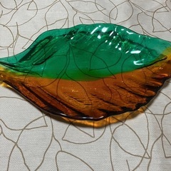 葉っぱ型ガラス皿　新品の画像
