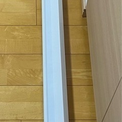 4K対応　プロジェクタースクリーン　三脚つきの画像